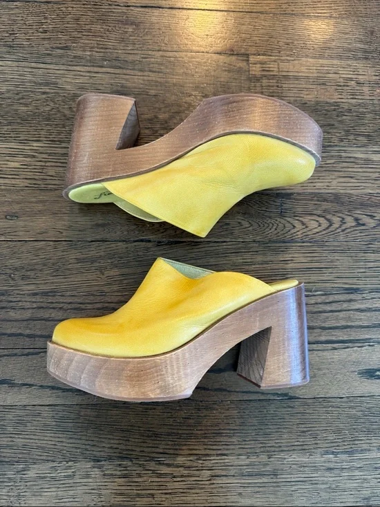 Free People Olive-Yellow Leather Platform Mule Clogs - Picture 2 of 5